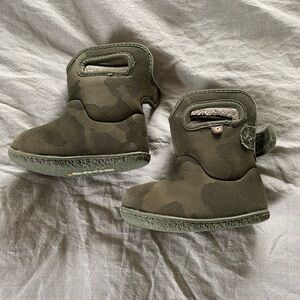 Baby Bogs - Tonal Camo Toddler Size 5 (Dark Green)